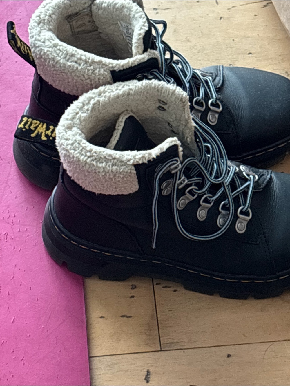 Dr. Martens Black Leather Lace-Up Combat Boots with Cream Sherpa - Picture 2 of 4